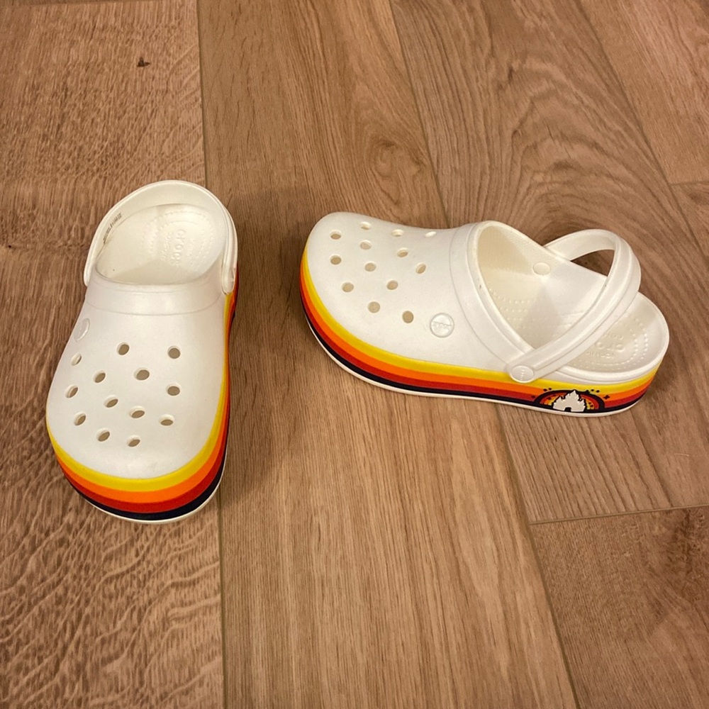 Disney Magic Kingdom platform Crocs women’s size 7